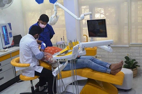 Best Dentist in Sector 21C, Faridabad