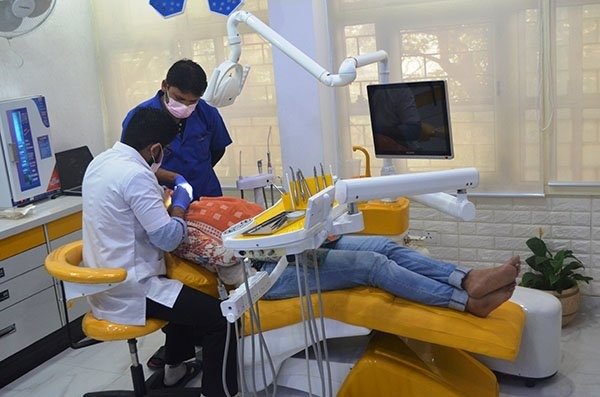 Best Dentists For Painless Tooth Removal in Faridabad